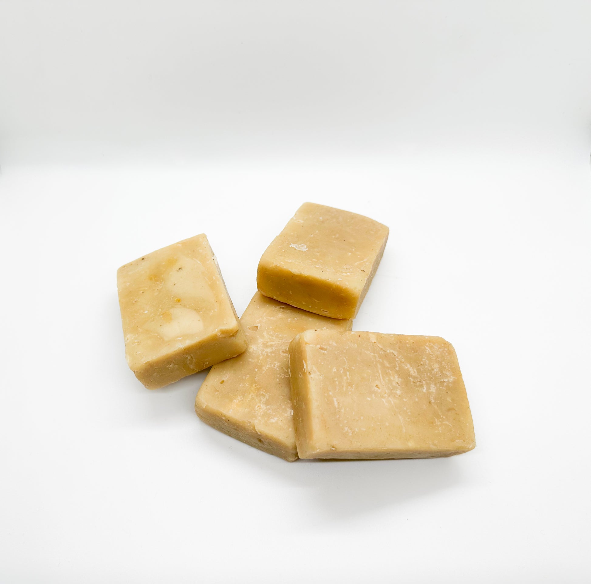Savon Doux Artisanal – Bave d’Escargot & Avocat | 100g - Les secrets d'eni